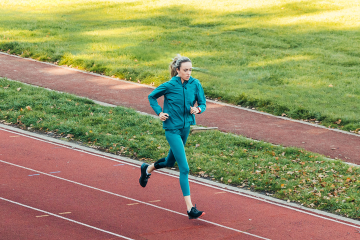 Eilish McColgan’s Top Tips for new runners Eilish Running on the track